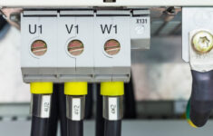 How To Convert Single Phase To 3 Phase Power Sciencing
